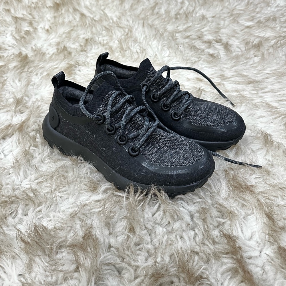 New never worn allbirds trail runners sneakers